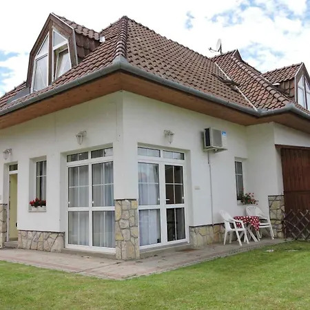 住宿加早餐酒店 Jade Panzio Balatonföldvár