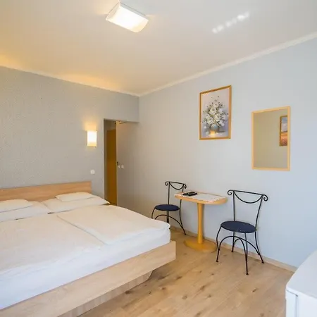 Jade Panzio 3* Balatonföldvár