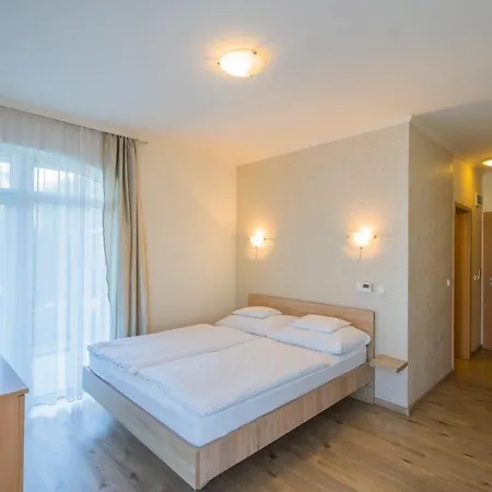Jade Panzio Oda ve Kahvaltı Balatonföldvár