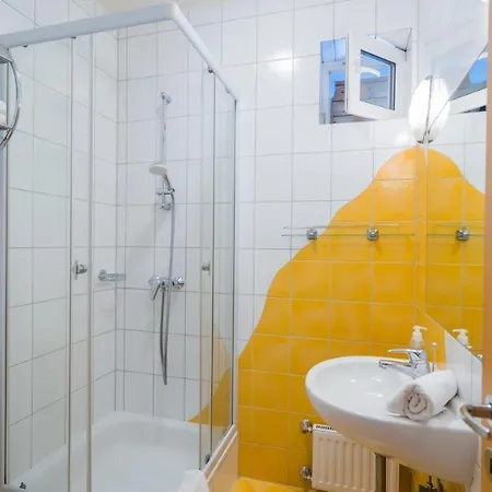 住宿加早餐酒店 Jade Panzio Balatonföldvár