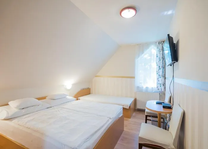 Jade Panzio 住宿加早餐酒店