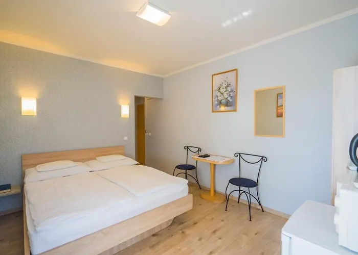 Jade Panzio 3* Balatonfoldvar