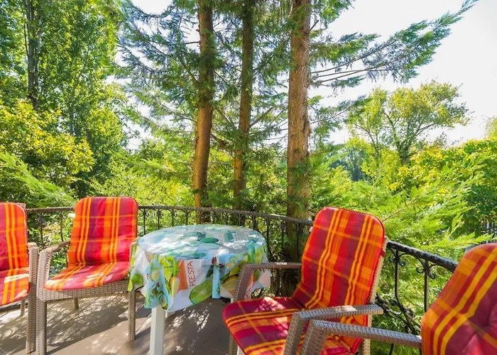 Jade Panzio 住宿加早餐酒店