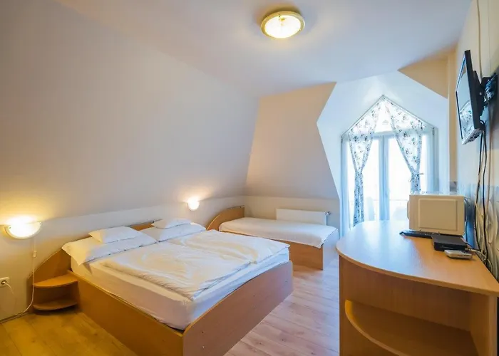 Jade Panzio 住宿加早餐酒店 Balatonföldvár