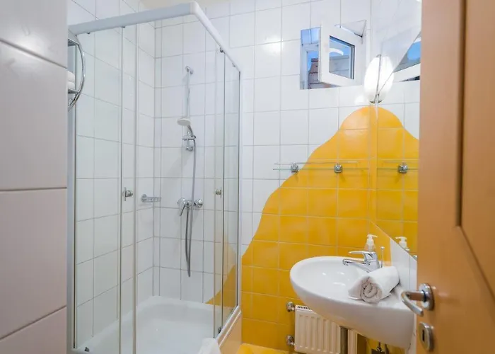 住宿加早餐酒店 Jade Panzio Balatonföldvár