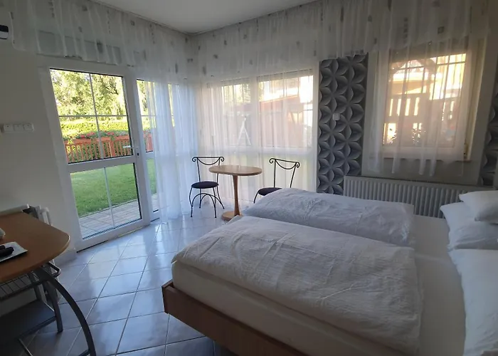 Bed & Breakfast Jade Panzio Balatonfoldvar